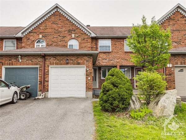 5 ROBARTS Crescent